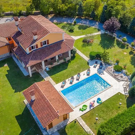 1575 Villa *