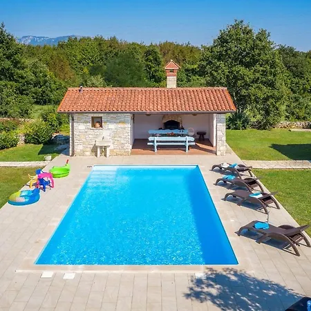 1575 Villa