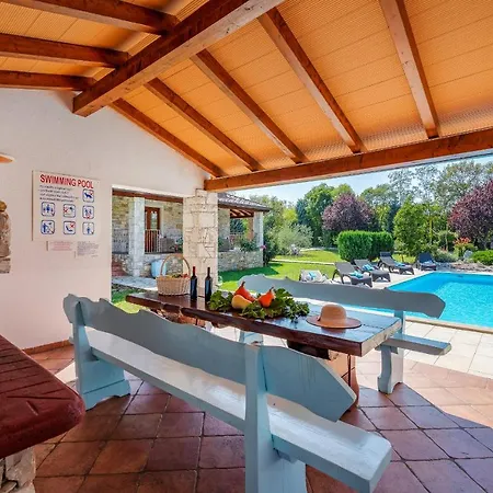 1575 Villa *