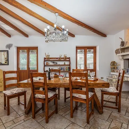 1575 Villa