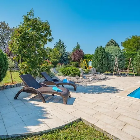 Villa 1575 *