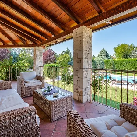 Villa 1575 *